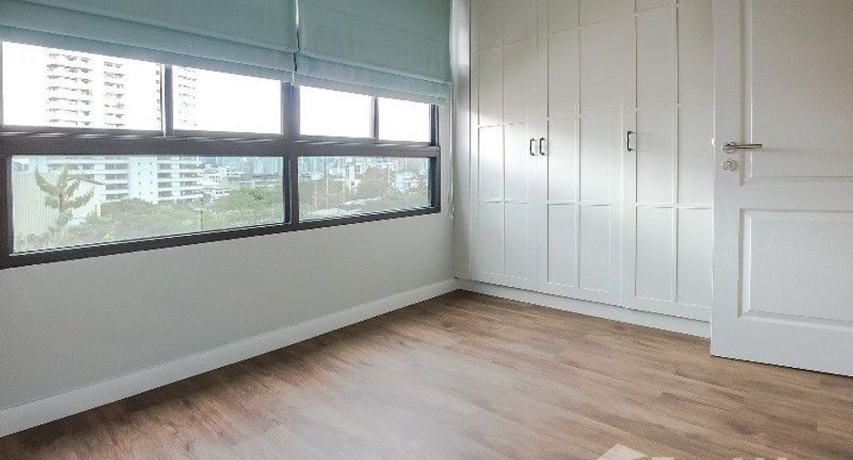 For sale 2 bedrooms condo in Khlong Toei, Bangkok