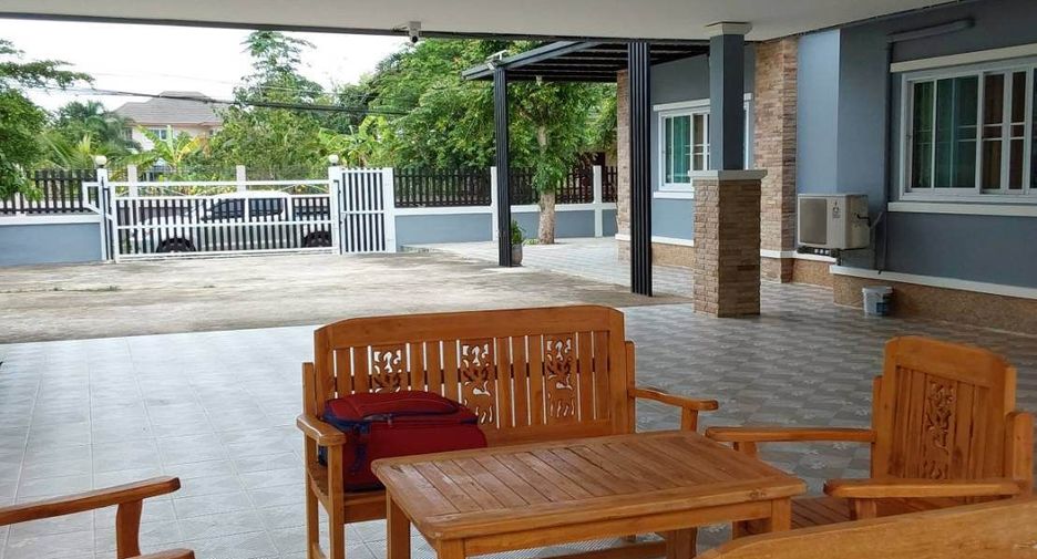 For sale 4 bedrooms house in Mueang Nongbua Lamphu, Nong Bua Lamphu