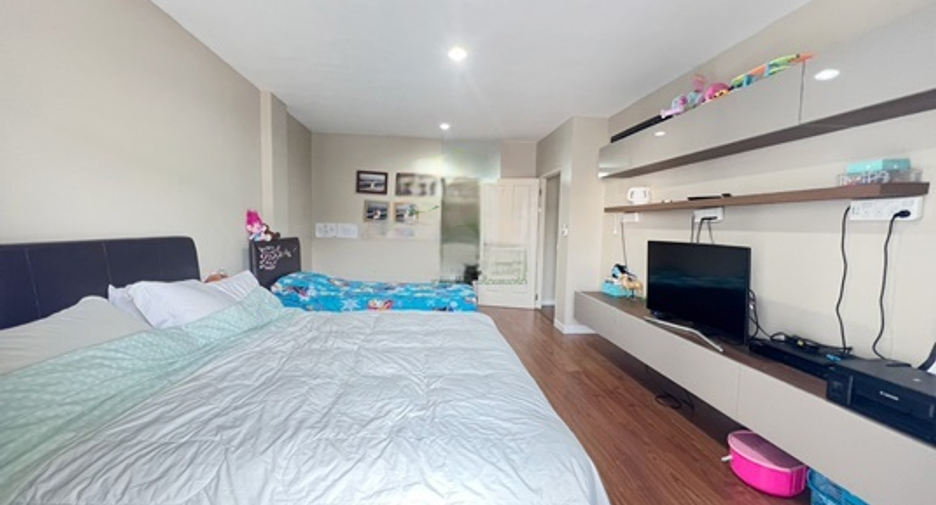Reihenhaus zum Kauf mit 3 Zimmer in Bang Bon, Bangkok