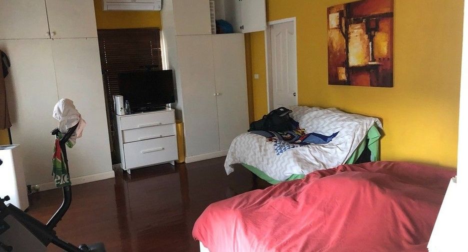 For sale 4 bedrooms house in Khlong Luang, Pathum Thani
