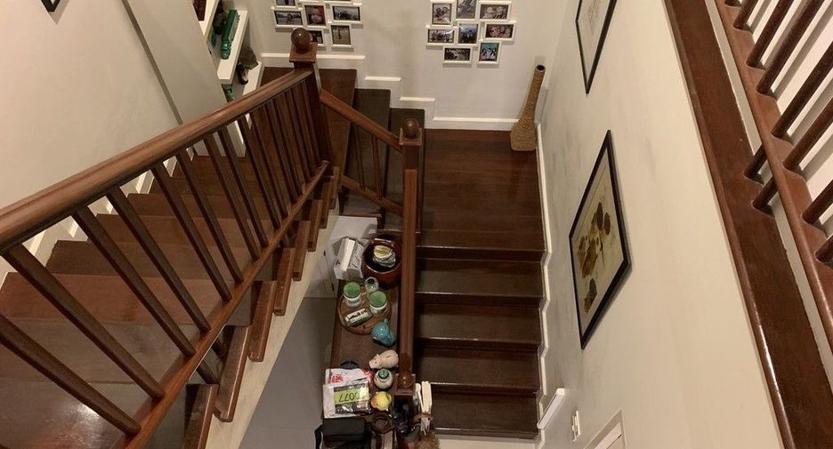 For sale 4 bedrooms house in Khlong Luang, Pathum Thani