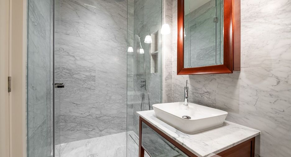 À vendre 2 chambres condo à Watthana, Bangkok