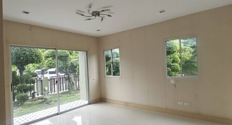 For sale 3 bedrooms house in Bang Phli, Samut Prakan
