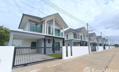 For sale 4 bedrooms house in Mueang Nakhon Pathom, Nakhon Pathom
