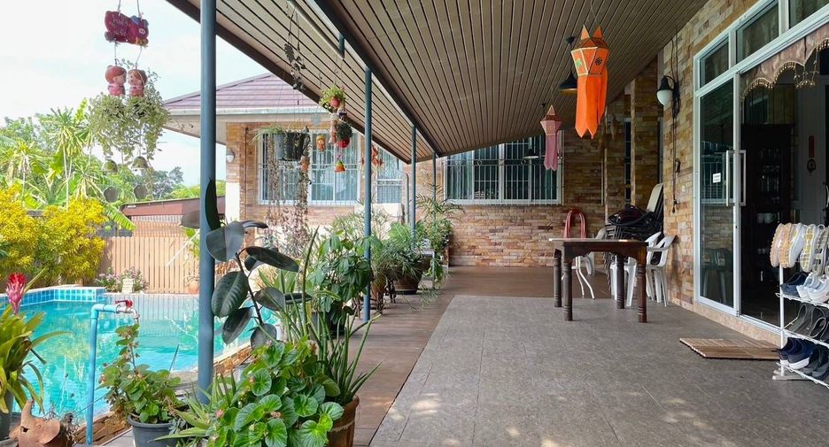 For sale 3 bedrooms house in Mueang Chiang Rai, Chiang Rai