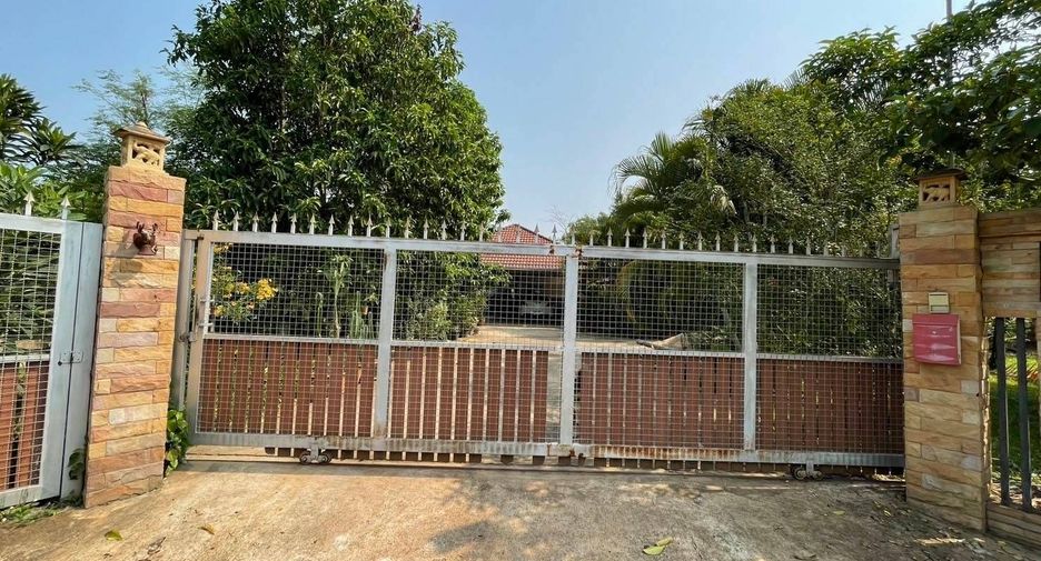 For sale 3 bedrooms house in Mueang Chiang Rai, Chiang Rai