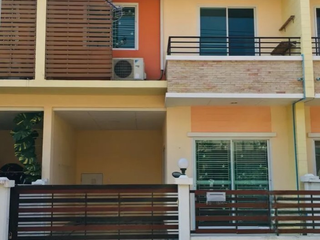 For sale 3 bedrooms townhouse in Ban Phaeo, Samut Sakhon