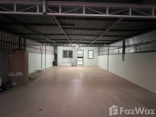 For sale 2 bedrooms townhouse in Mueang Phitsanulok, Phitsanulok