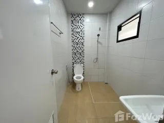 For sale 1 bed townhouse in Nikhom Phatthana, Rayong