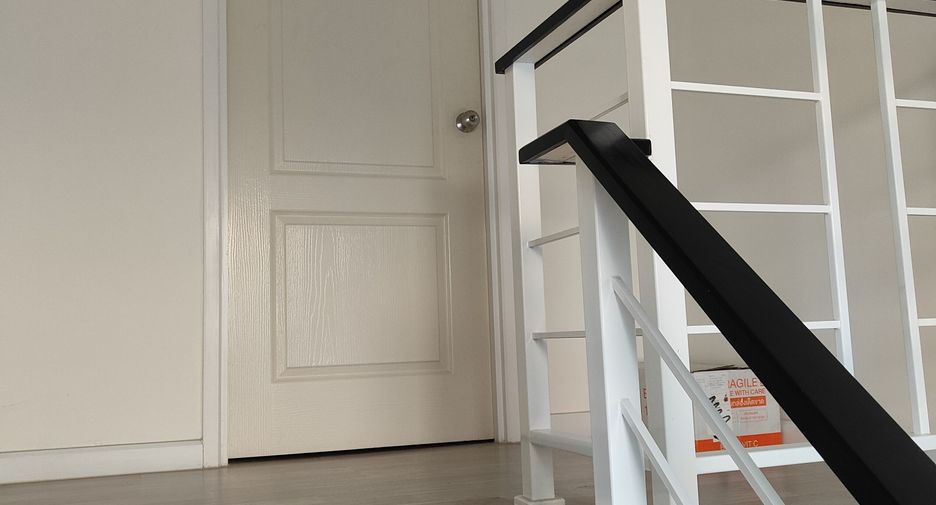 For sale 3 bedrooms townhouse in Saphan Sung, Bangkok