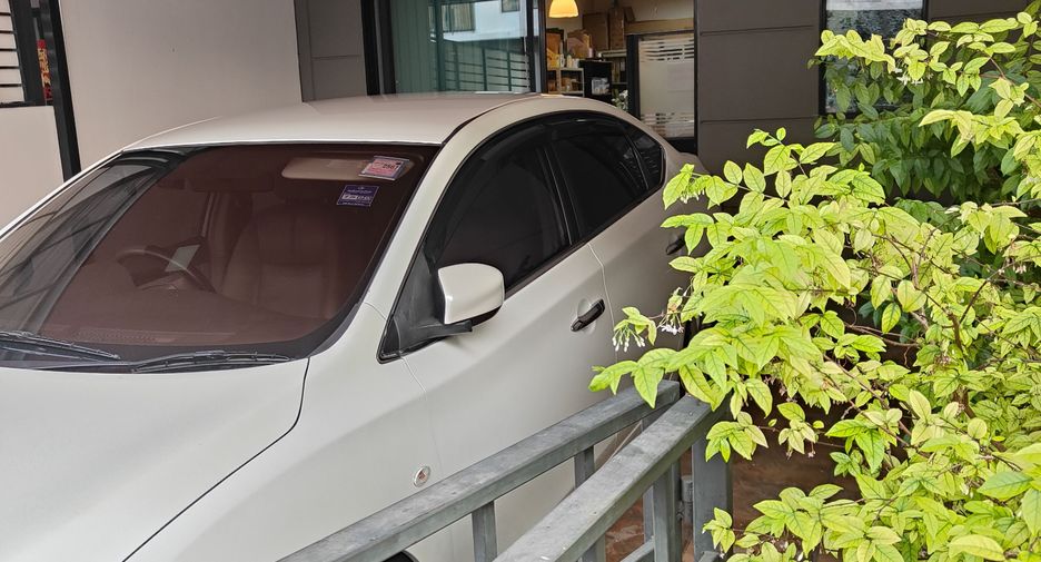 For sale 3 ベッドルーム townhouse in Saphan Sung, Bangkok