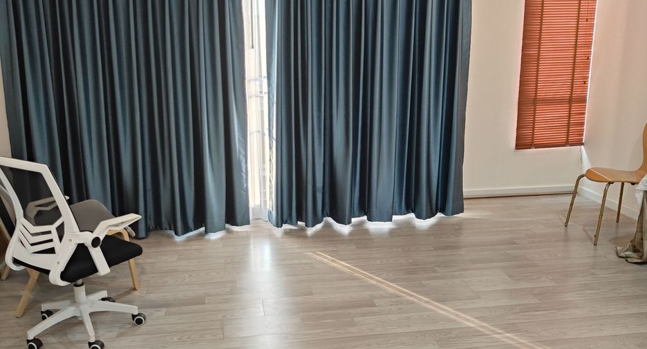 For sale 3 ベッドルーム townhouse in Saphan Sung, Bangkok