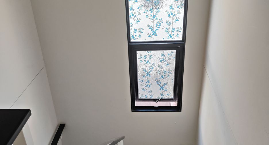 For sale 3 bedrooms townhouse in Saphan Sung, Bangkok