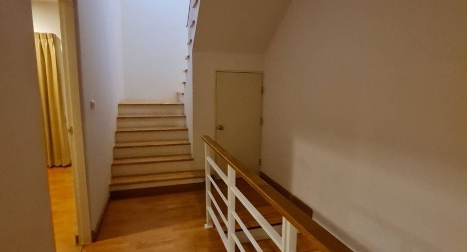 For sale 3 bedrooms townhouse in Prawet, Bangkok