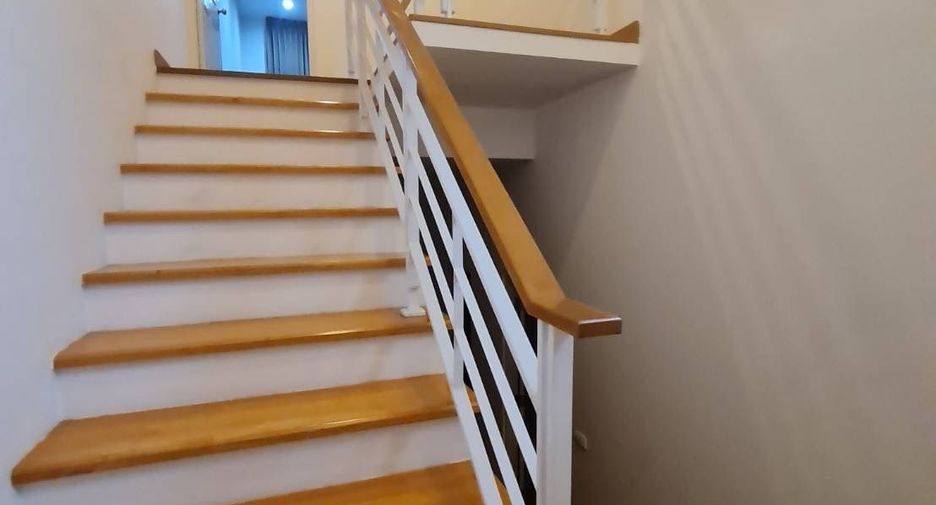 For sale 3 bedrooms townhouse in Prawet, Bangkok