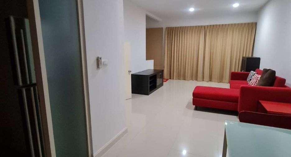 For sale 3 bedrooms townhouse in Prawet, Bangkok
