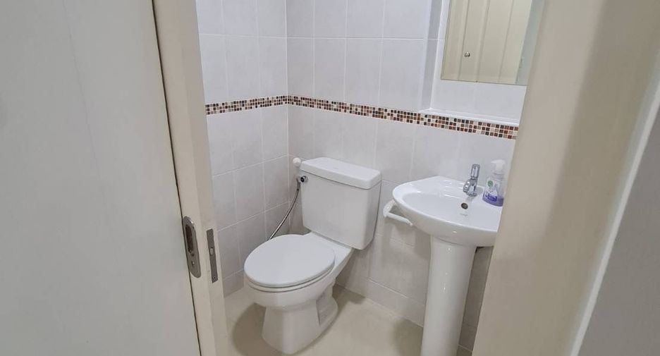 For sale 3 bedrooms townhouse in Prawet, Bangkok