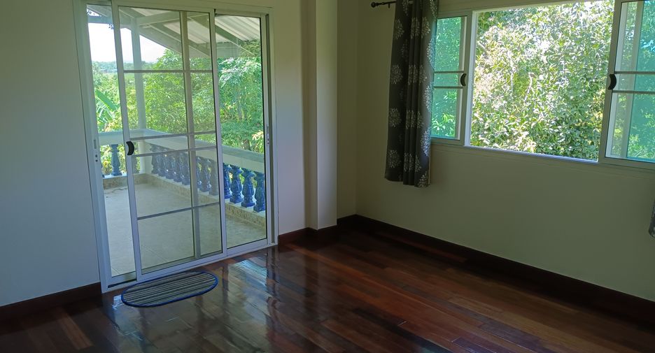 For sale 4 bedrooms house in Wiang Sa, Nan