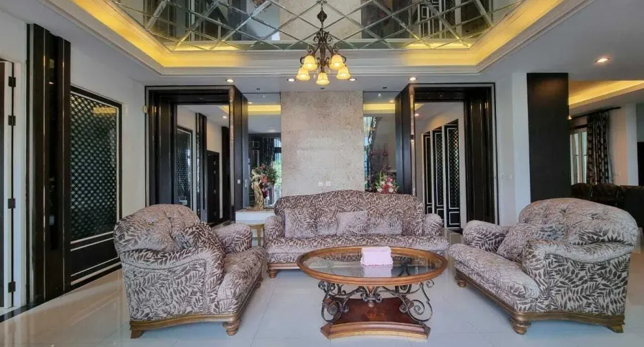Casa en venta de 6 habitaciones en Mueang Samut Sakhon, Samut Sakhon