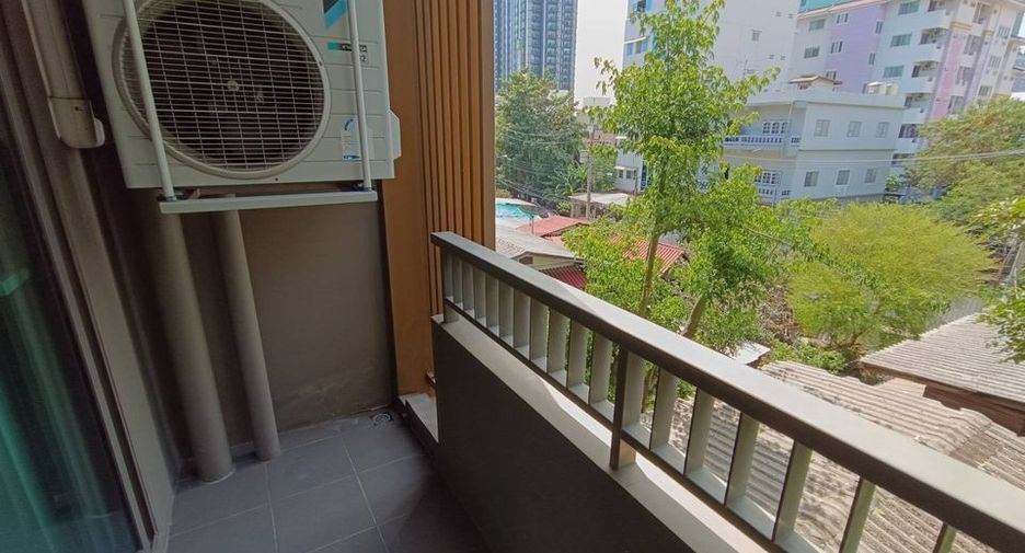 For sale 1 bed condo in Huai Khwang, Bangkok