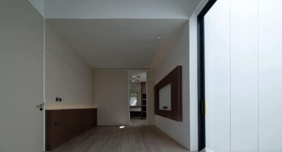 For sale 4 bedrooms house in Chatuchak, Bangkok