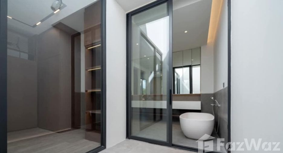 For sale 4 bedrooms house in Chatuchak, Bangkok