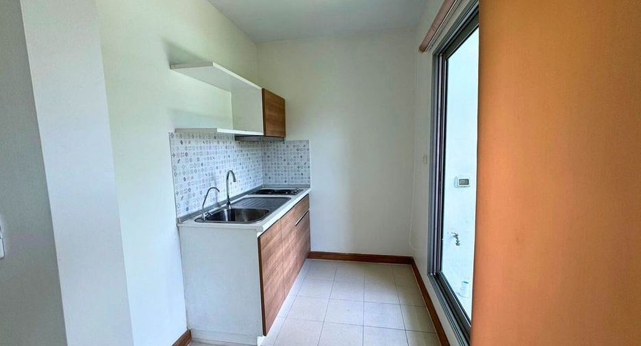 For sale 2 bedrooms condo in Khlong Toei, Bangkok