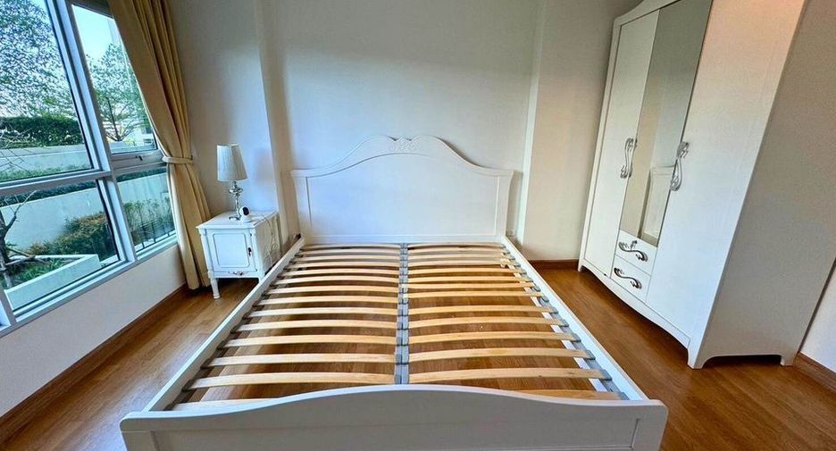 For sale 2 bedrooms condo in Khlong Toei, Bangkok