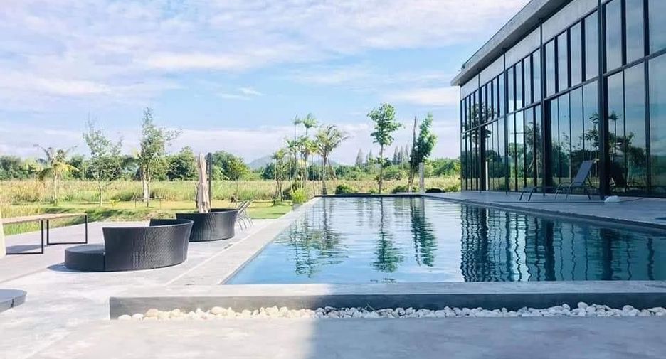 For sale 4 ベッドルーム villa in Mueang Prachuap Khiri Khan, Prachuap Khiri Khan