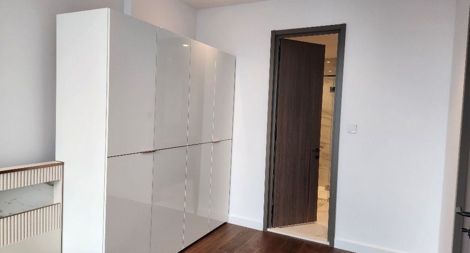 For sale 2 bedrooms condo in Sathon, Bangkok