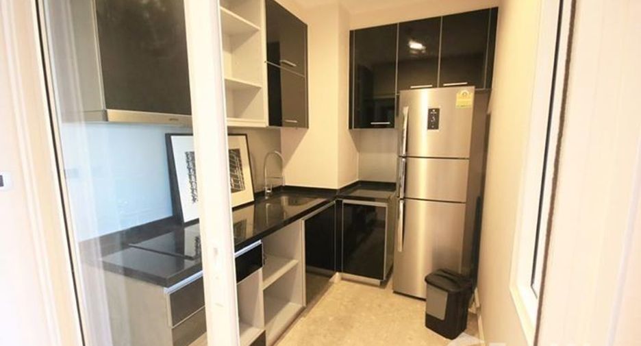 For sale 1 bed condo in Khlong Toei, Bangkok