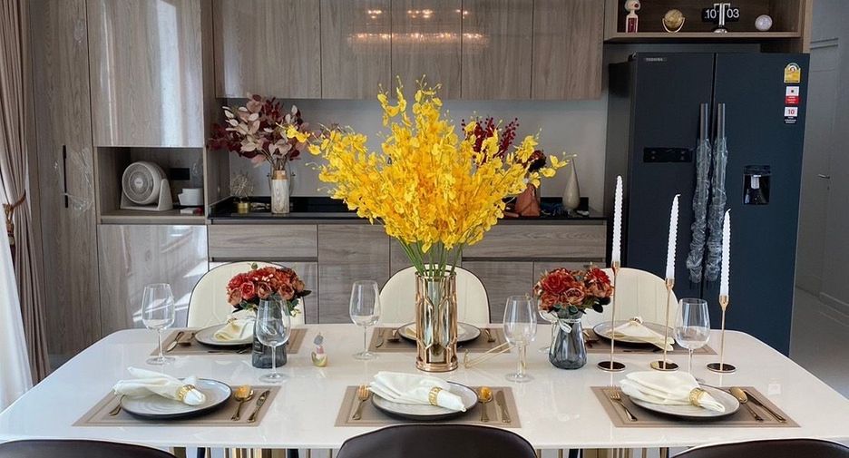 For sale 5 bedrooms house in Bang Kapi, Bangkok