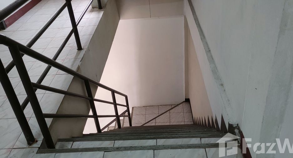 For sale 6 bedrooms retail Space in Mueang Uttaradit, Uttaradit