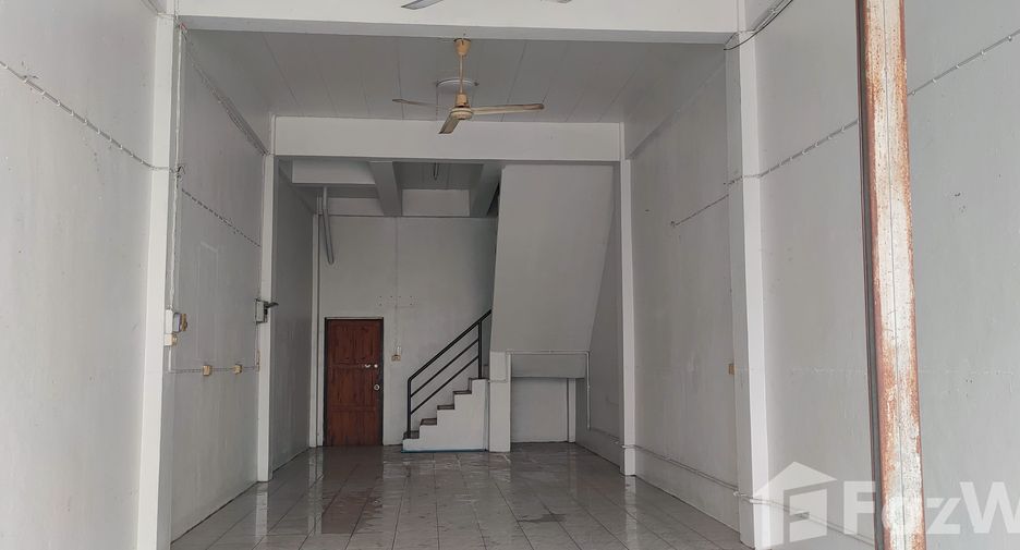 For sale 6 bedrooms retail Space in Mueang Uttaradit, Uttaradit