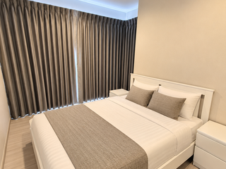 For sale 2 bedrooms condo in Huai Khwang, Bangkok