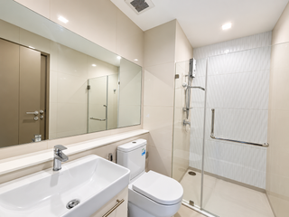 For sale 2 bedrooms condo in Huai Khwang, Bangkok