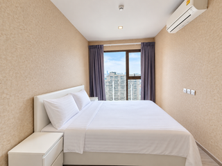 For sale 2 bedrooms condo in Huai Khwang, Bangkok