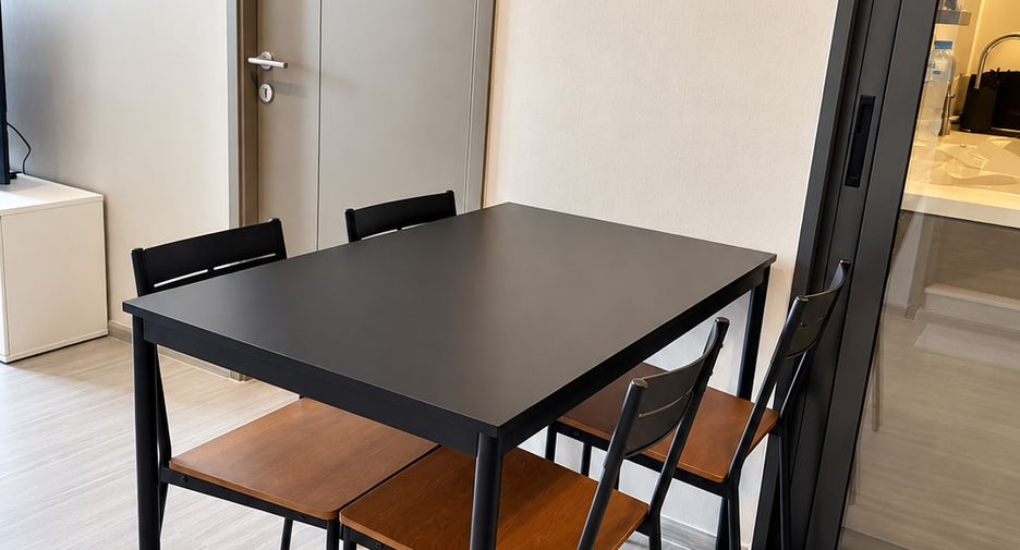 For sale 2 bedrooms condo in Huai Khwang, Bangkok