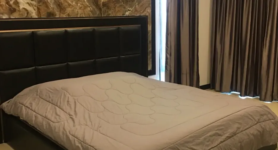 For sale 6 bedrooms house in Mueang Phitsanulok, Phitsanulok