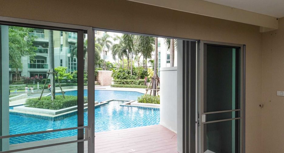 À vendre 5 chambres condo à Huai Khwang, Bangkok