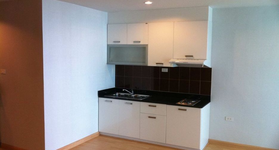 For sale 1 bed condo in Watthana, Bangkok