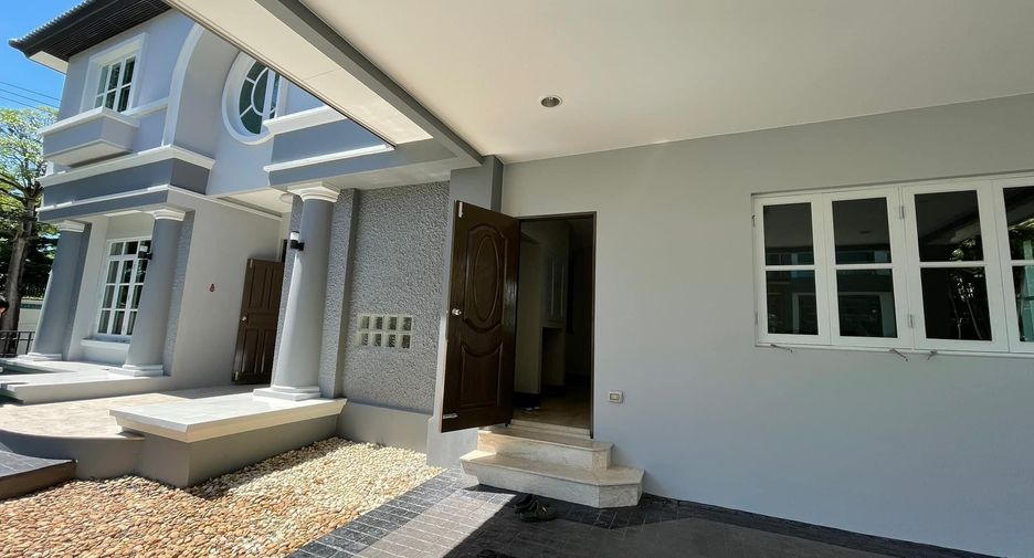 For sale 4 bedrooms house in Bang Khun Thian, Bangkok