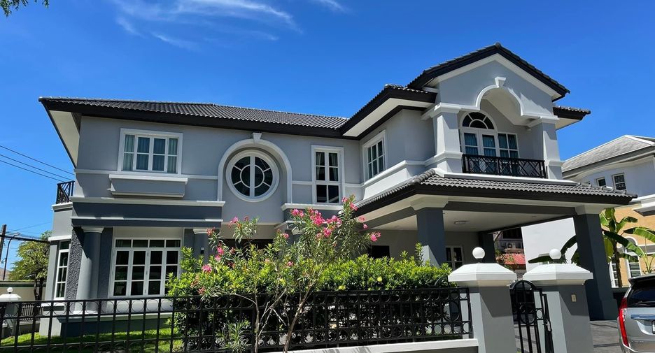 For sale 4 bedrooms house in Bang Khun Thian, Bangkok