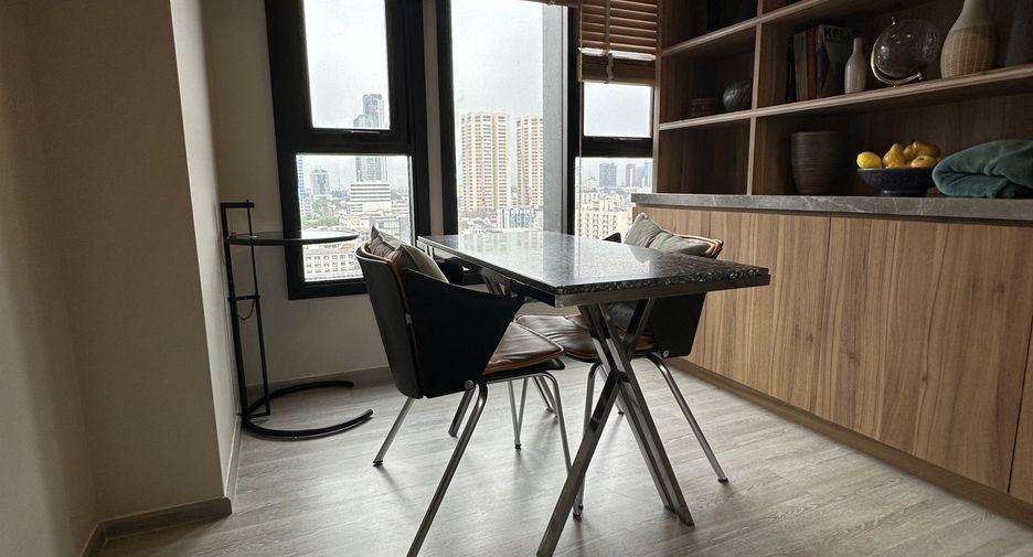À vendre et à louer 2 chambres condo à Watthana, Bangkok