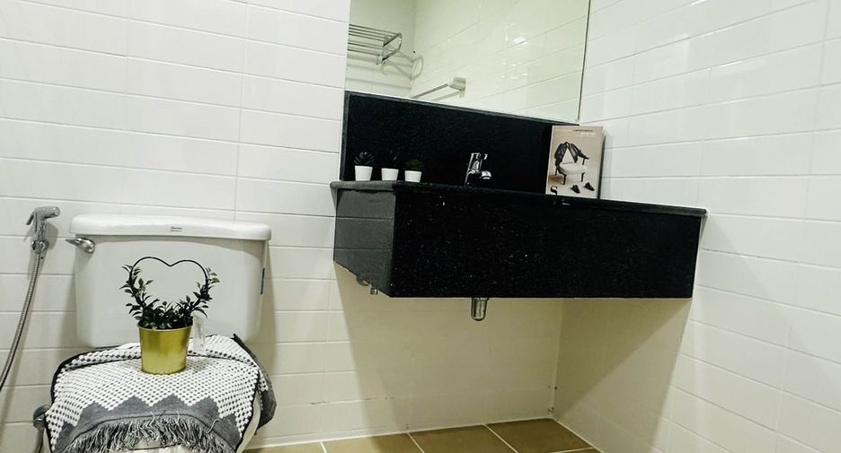 À vendre studio condo à Phasi Charoen, Bangkok
