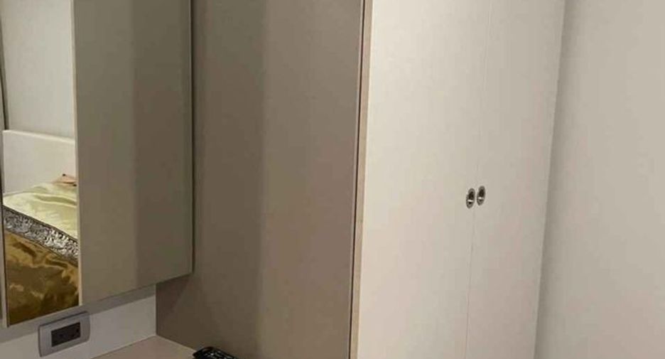 For sale 1 bed condo in Mueang Samut Prakan, Samut Prakan