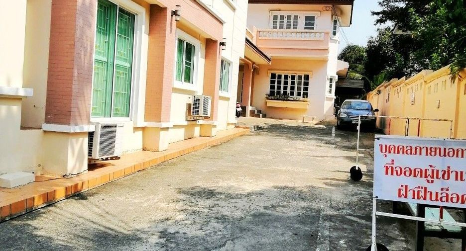 For rent 7 bedrooms house in Mueang Pathum Thani, Pathum Thani