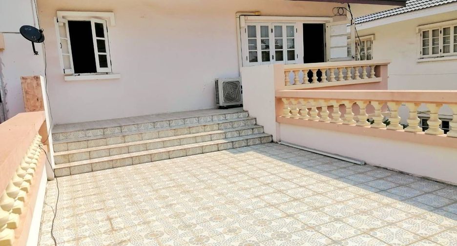 For rent 7 bedrooms house in Mueang Pathum Thani, Pathum Thani