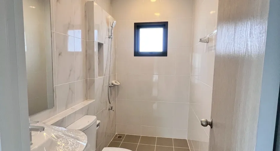 For sale 3 bedrooms house in Mueang Pathum Thani, Pathum Thani