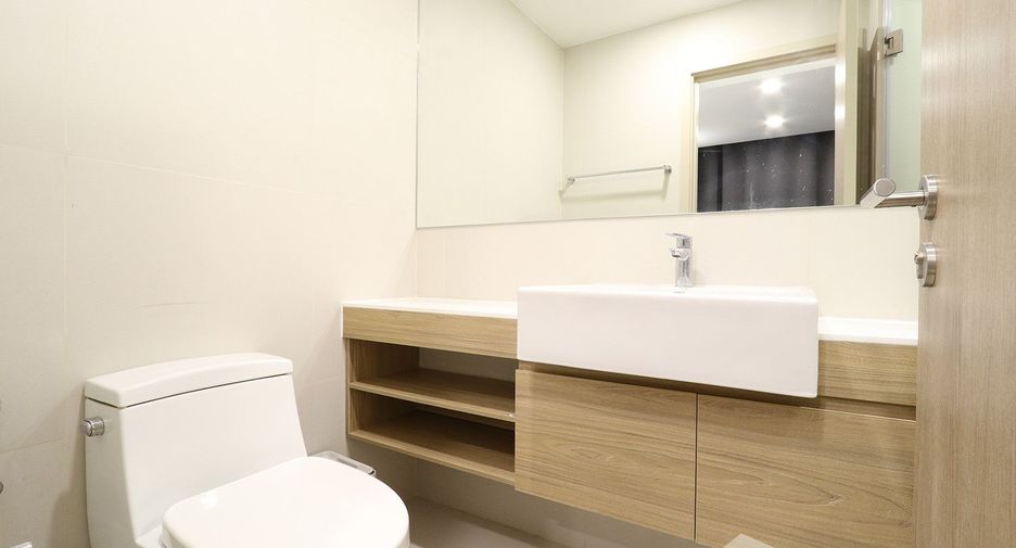 For sale 1 bed condo in Khlong Toei, Bangkok